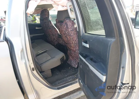 2014 Toyota Tundra Sr5 5.7L V8 z USA, uszkodzony, nr VIN 5TFCY5F12EX016377